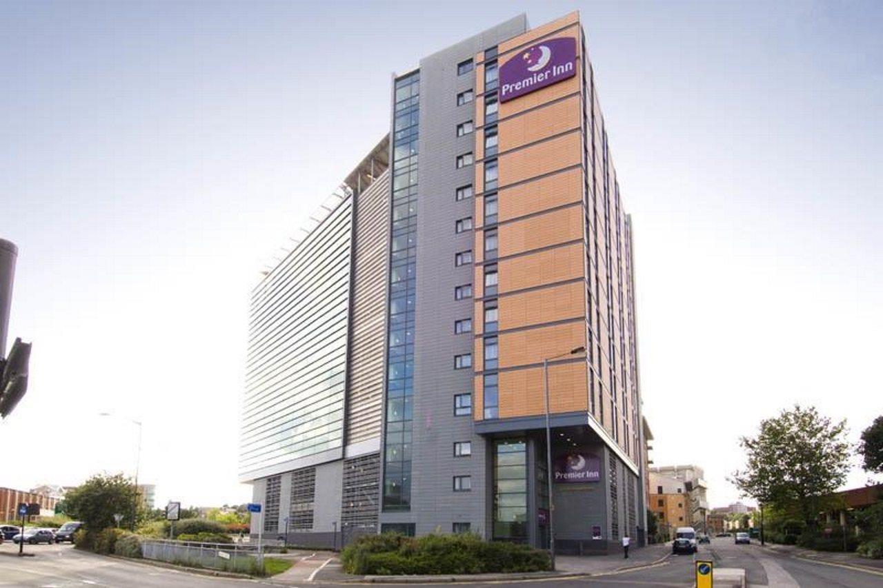 Premier Inn Sheffield City Centre ภายนอก รูปภาพ